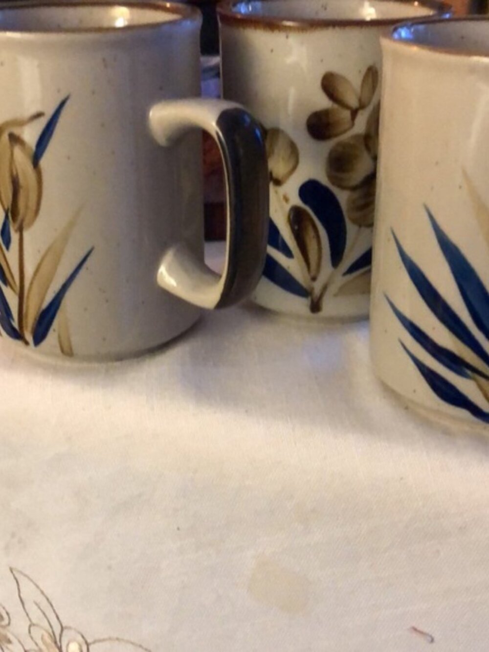 Vintage set of 4 Mugs handmade &amp;Hand painted - Picture 6 of 9